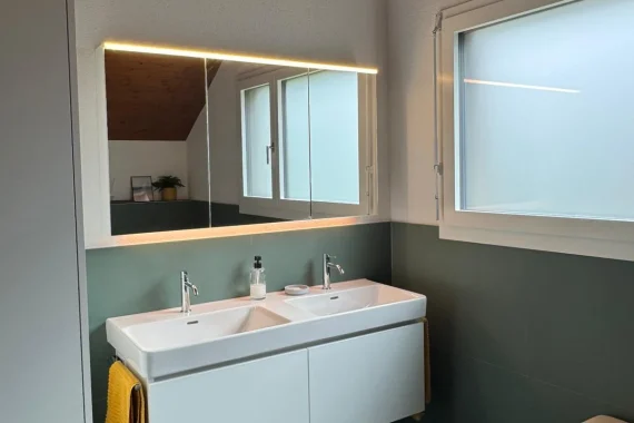 Modernes Badezimmer nach Renovation
