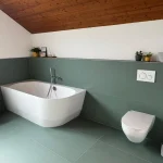 Modernes Badezimmer nach Renovation